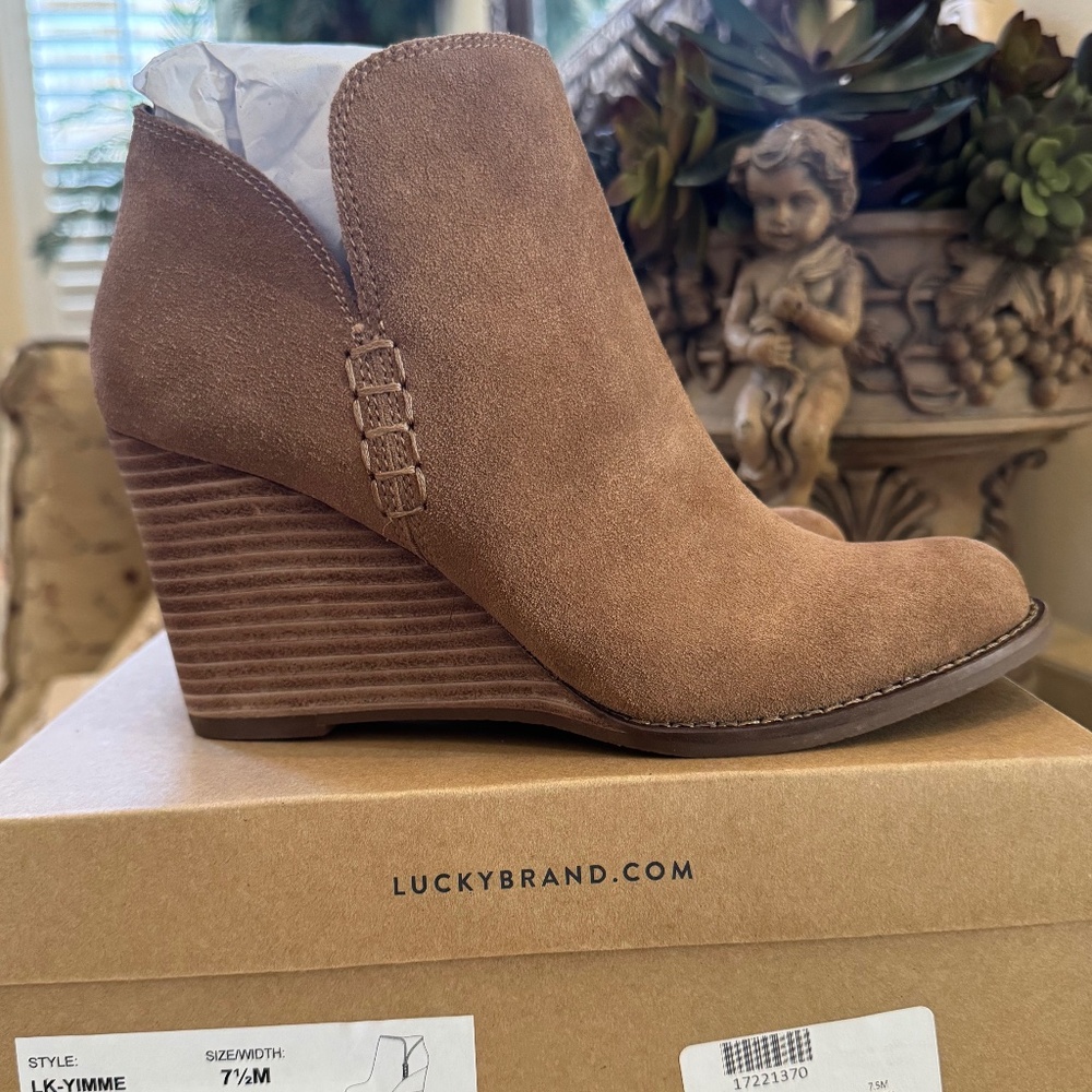 Lucky Brand Women- Yimme Sesame Suede Bootie size 7.5